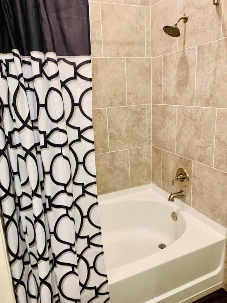 Downtown Free Parking - Fully Kitchen - Free Laundry Appartement *