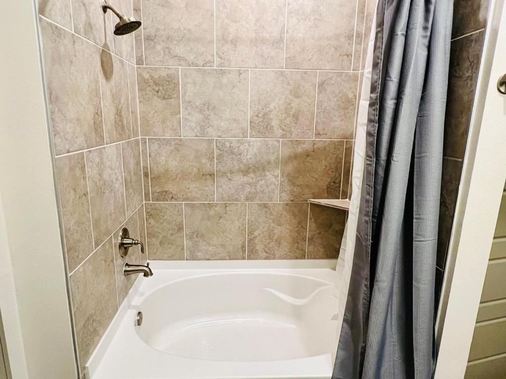Downtown Free Parking - Pool - Gym - Fully Kitchen Apartment Houston