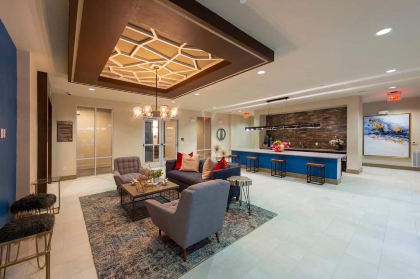 Downtown Free Parking - Pool - Gym - Fully Kitchen * Houston