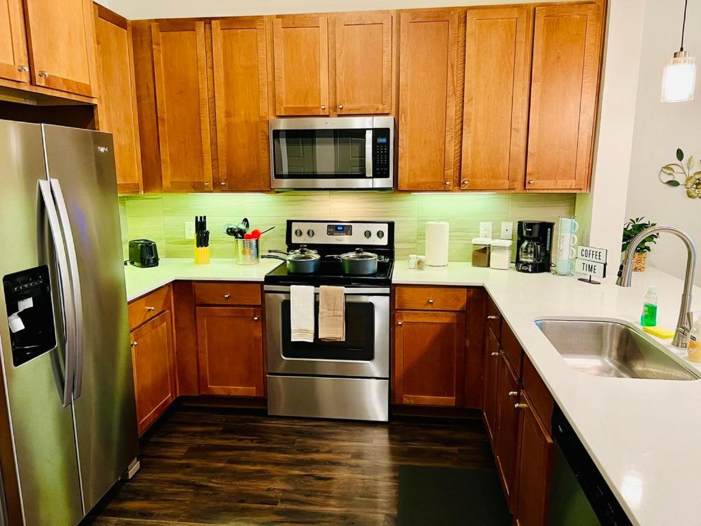 Apartment Downtown Free Parking - Pool - Gym - Fully Kitchen Houston